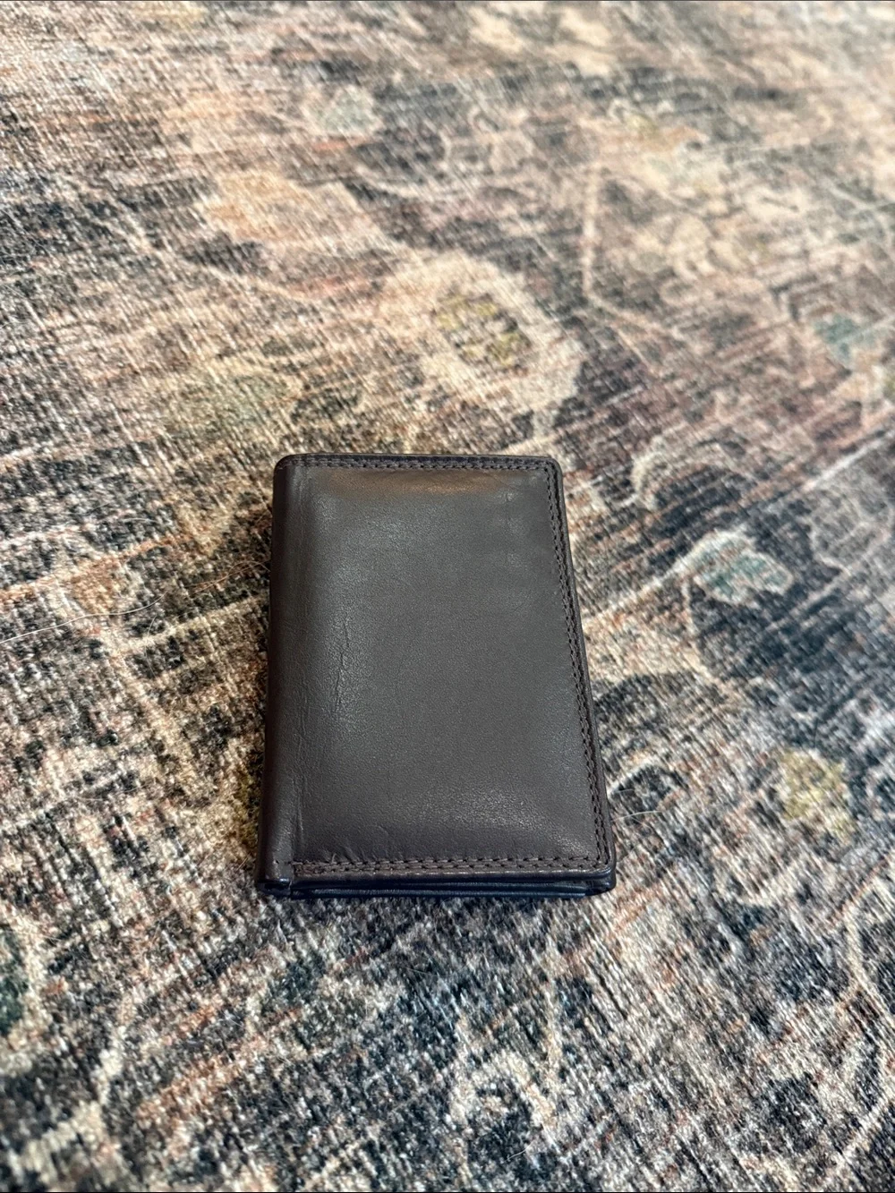 LIKE NEW London Leather Goods Men's Bifold Leather Wallet